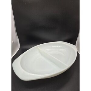 Vintage Pyrex #1063 Divided Serving Baking‎ Dish 1 1/2 Qt Milk Glass